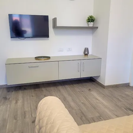 Tritone Apartman *