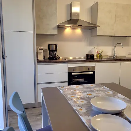 Tritone Apartman