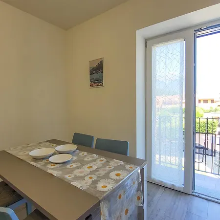 Tritone Apartman *